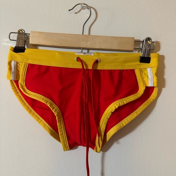 Speedo - Picture 1 of 2